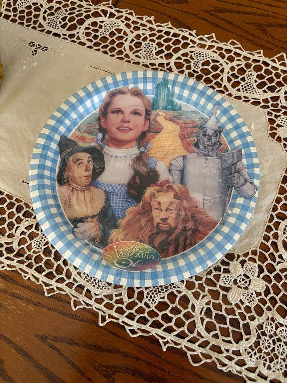 Vintage DesignWare Wizard of Oz 9" Dinner Paper Plates – Rare Party Collectible